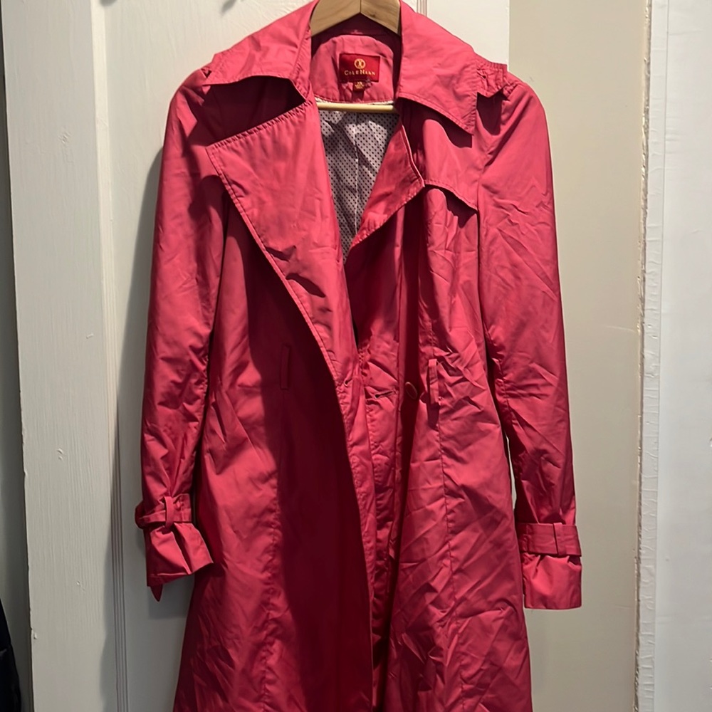 Come Haan women’s pink trench coat in size XS.